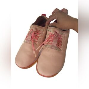 Clove size 7 women all classic shoes